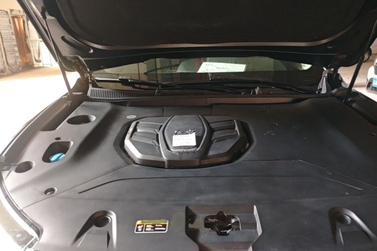 Used Hongqi HS5 2022 Facelifted Version 2.0T Smart Connect Flagship All-Wheel-Drive Edition Engine Bay