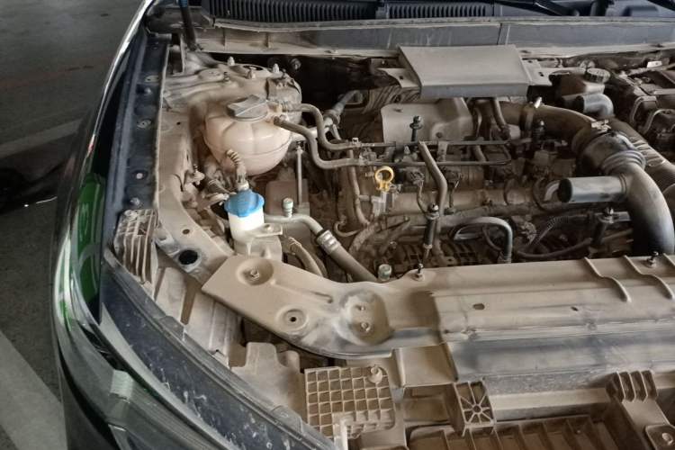 Used Hongqi HS5 2022 2.0T Smart Connect Flagship Edition Engine Bay Right