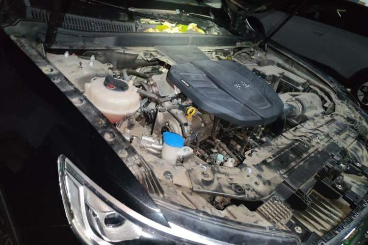 Used Hongqi HS5 2022 2.0T Smart Connect Flagship Edition Engine Bay Right