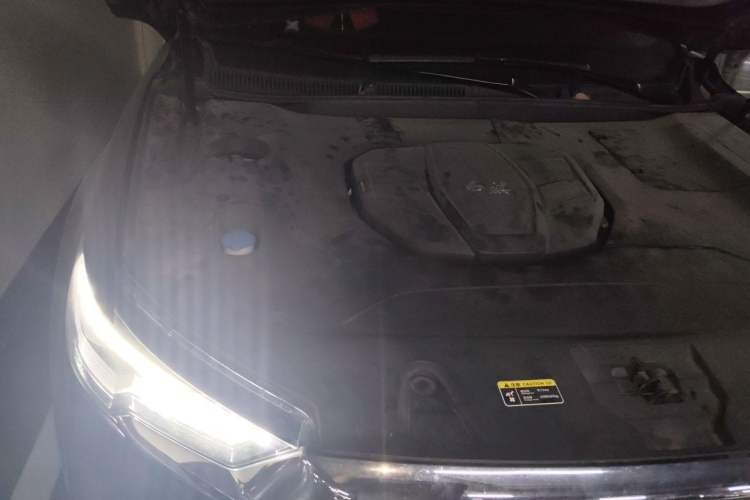 Used Hongqi HS5 2022 Revised Version 2.0T Smart Connect Flagship Edition Engine Bay Right