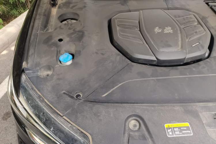 Used Hongqi HS5 2022 2.0T Smart Connect Flagship All-Wheel-Drive Version Engine Bay Right