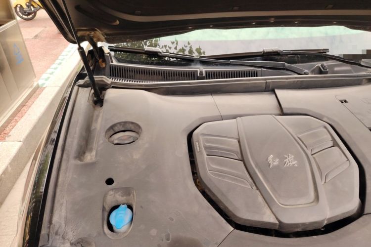 Used Hongqi HS5 2022 Revised Version 2.0T Smart Connect Flagship Edition Engine Bay Right