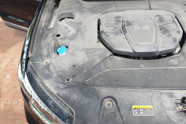 Used Hongqi HS5 2022 Facelifted Version 2.0T Smart Connect Flagship All-Wheel-Drive Edition Engine Bay Right