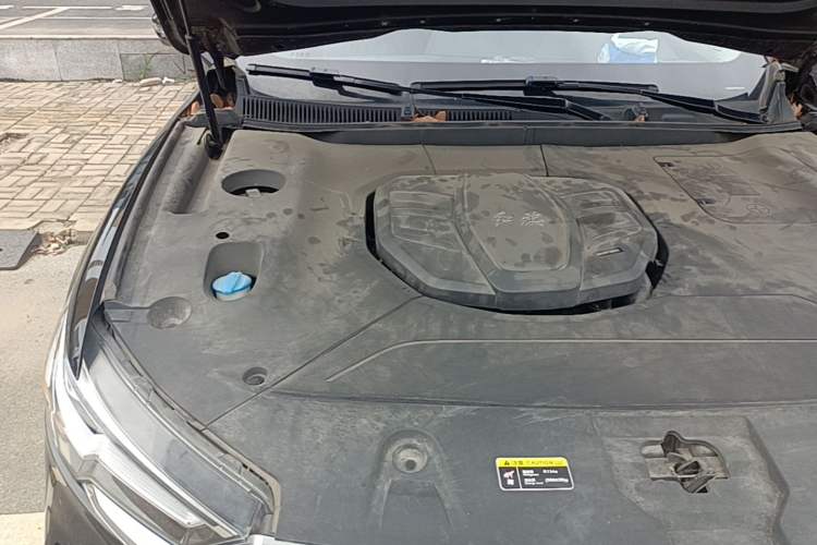 Used Hongqi HS5 2022 2.0T Smart Connect Flagship Edition Engine Bay Right