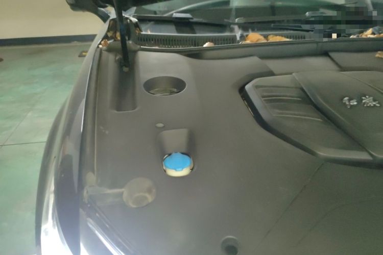 Used Hongqi HS5 2022 2.0T Smart Connect Flagship All-Wheel-Drive Version Engine Bay Right