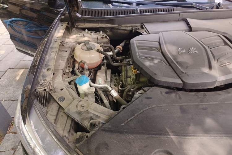 Used Hongqi HS5 2022 Facelifted Version 2.0T Smart Connect Flagship All-Wheel-Drive Edition Engine Bay Right