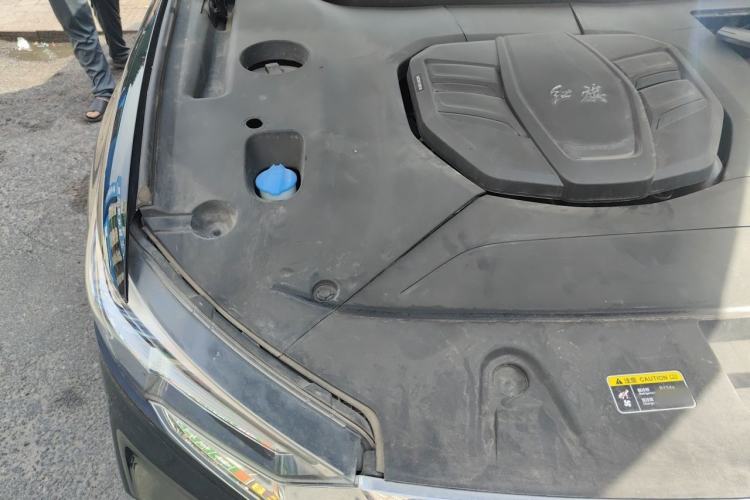 Used Hongqi HS5 2022 Facelifted Version 2.0T Smart Connect Flagship All-Wheel-Drive Edition Engine Bay Right