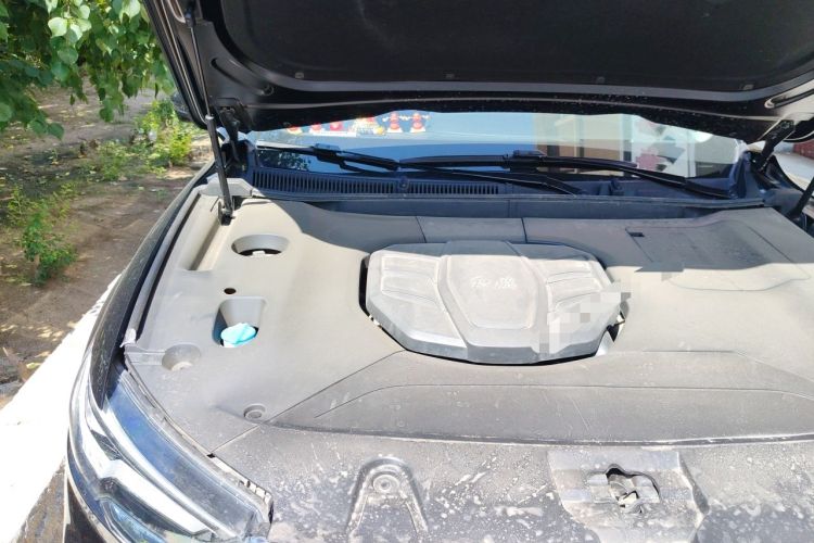 Used Hongqi HS5 2022 2.0T Smart Connect Flagship Edition Engine Bay Right