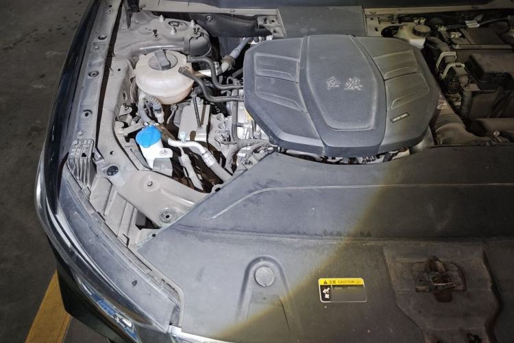 Used Hongqi HS5 2022 Revised Version 2.0T Smart Connect Flagship Edition Engine Bay Right