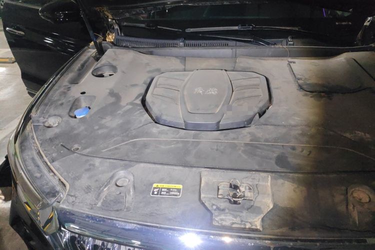 Used Hongqi HS5 2022 Revised Version 2.0T Smart Connect Flagship Edition Engine Bay Right