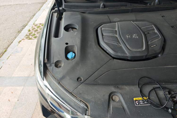 Used Hongqi HS5 2022 2.0T Smart Connect Flagship Edition Engine Bay Right