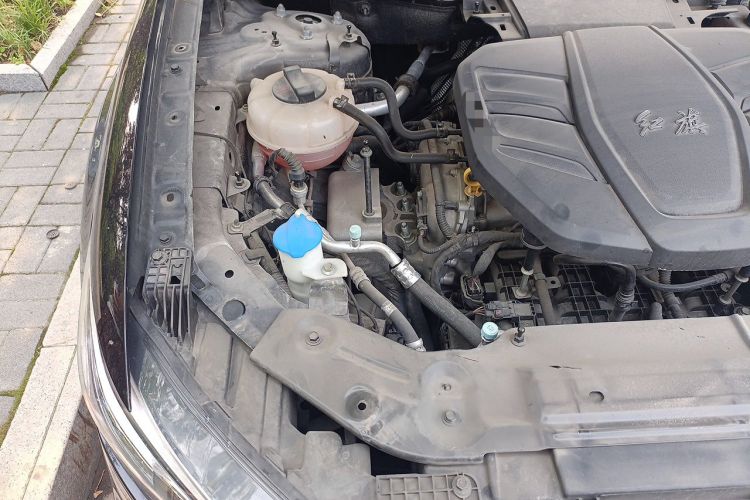 Used Hongqi HS5 2022 Revised Version 2.0T Smart Connect Flagship Edition Engine Bay Right