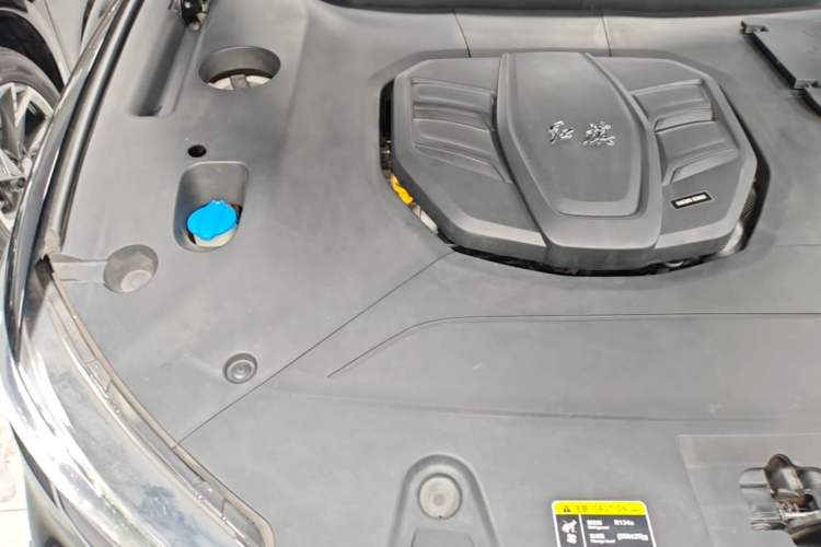 Used Hongqi HS5 2022 2.0T Smart Connect Flagship Edition Engine Bay Right