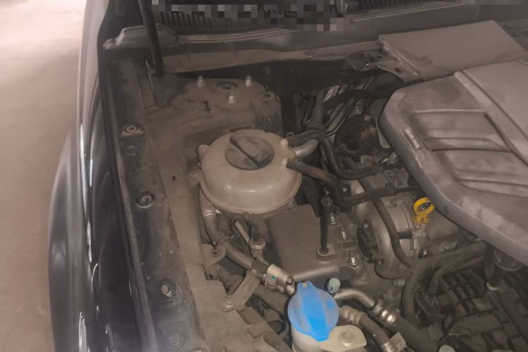 Used Hongqi HS5 2022 Facelifted Version 2.0T Smart Connect Flagship All-Wheel-Drive Edition Engine Bay Right