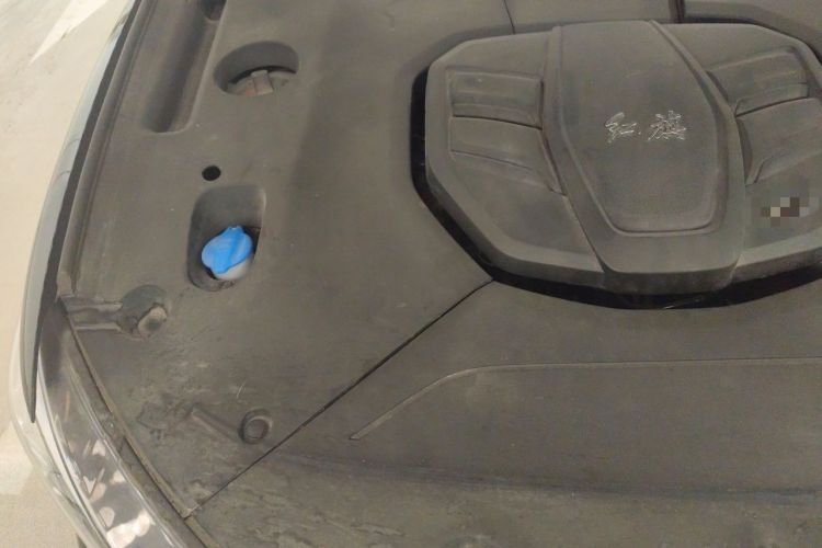 Used Hongqi HS5 2022 2.0T Smart Connect Flagship All-Wheel-Drive Version Engine Bay Right