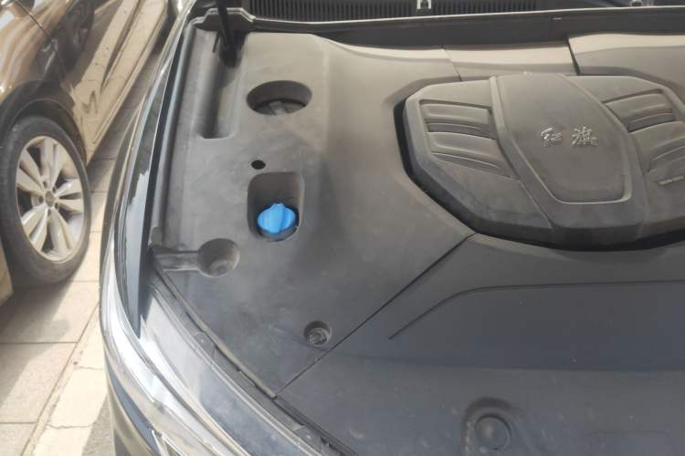 Used Hongqi HS5 2022 Revised Version 2.0T Smart Connect Flagship Edition Engine Bay Right