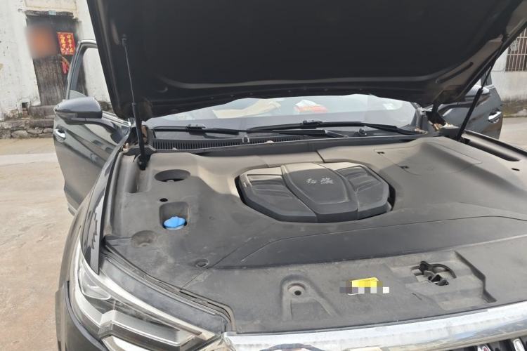 Used Hongqi HS5 2022 Revised Version 2.0T Smart Connect Flagship Edition Engine Bay Right