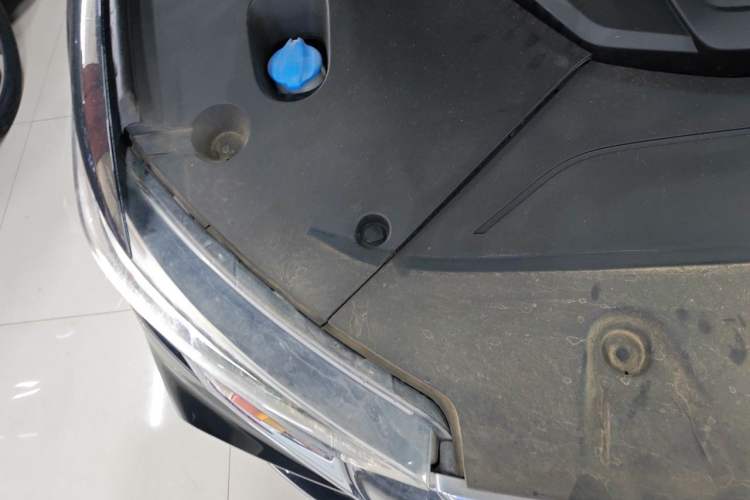 Used Hongqi HS5 2022 2.0T Smart Connect Flagship All-Wheel-Drive Version Engine Bay Right