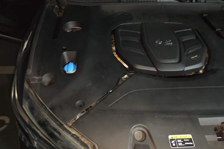 Used Hongqi HS5 2022 Revised Version 2.0T Smart Connect Flagship Edition Engine Bay Right