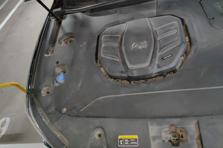 Used Hongqi HS5 2022 Facelifted Version 2.0T Smart Connect Flagship All-Wheel-Drive Edition Engine Bay Right