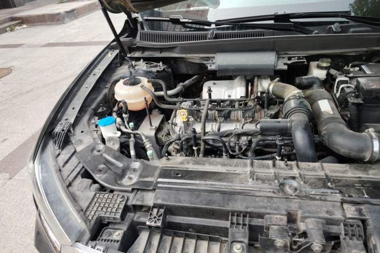 Used Hongqi HS5 2022 2.0T Smart Connect Flagship All-Wheel-Drive Version Engine Bay Right