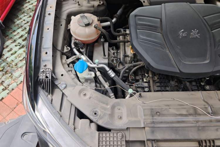 Used Hongqi HS5 2022 2.0T Smart Connect Flagship Edition Engine Bay Right