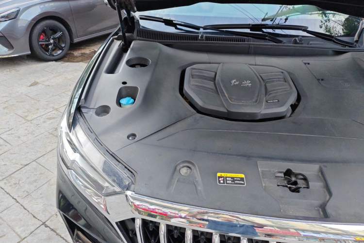 Used Hongqi HS5 2022 2.0T Smart Connect Flagship Edition Engine Bay Right