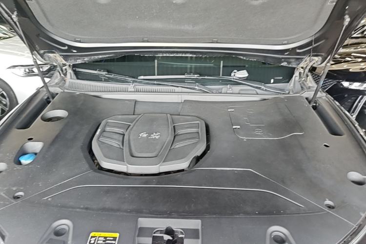 Used Hongqi HS5 2022 Revised Version 2.0T Smart Connect Flagship Edition Engine Bay