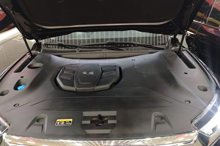 Used Hongqi HS5 2022 Revised Version 2.0T Smart Connect Flagship Edition Engine Bay