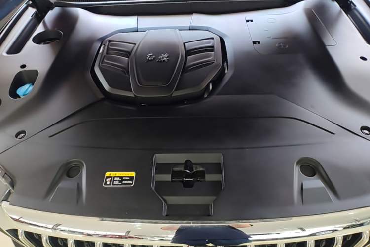Used Hongqi HS5 2022 Facelifted Version 2.0T Smart Connect Flagship All-Wheel-Drive Edition Engine Bay