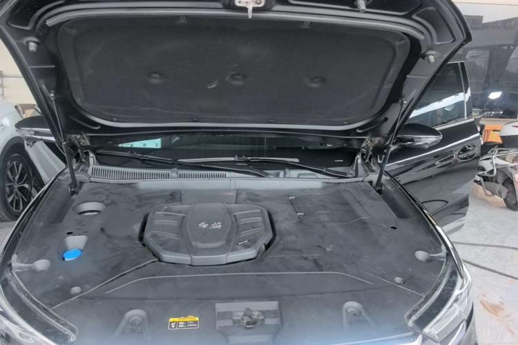 Used Hongqi HS5 2022 Facelifted Version 2.0T Smart Connect Flagship All-Wheel-Drive Edition Engine Bay
