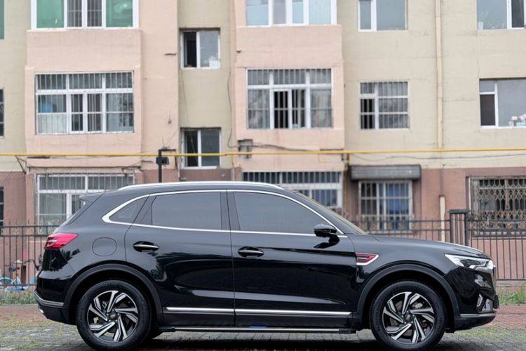 Used Hongqi HS5 2022 Revised Version 2.0T Smart Connect Flagship Edition Exterior 2