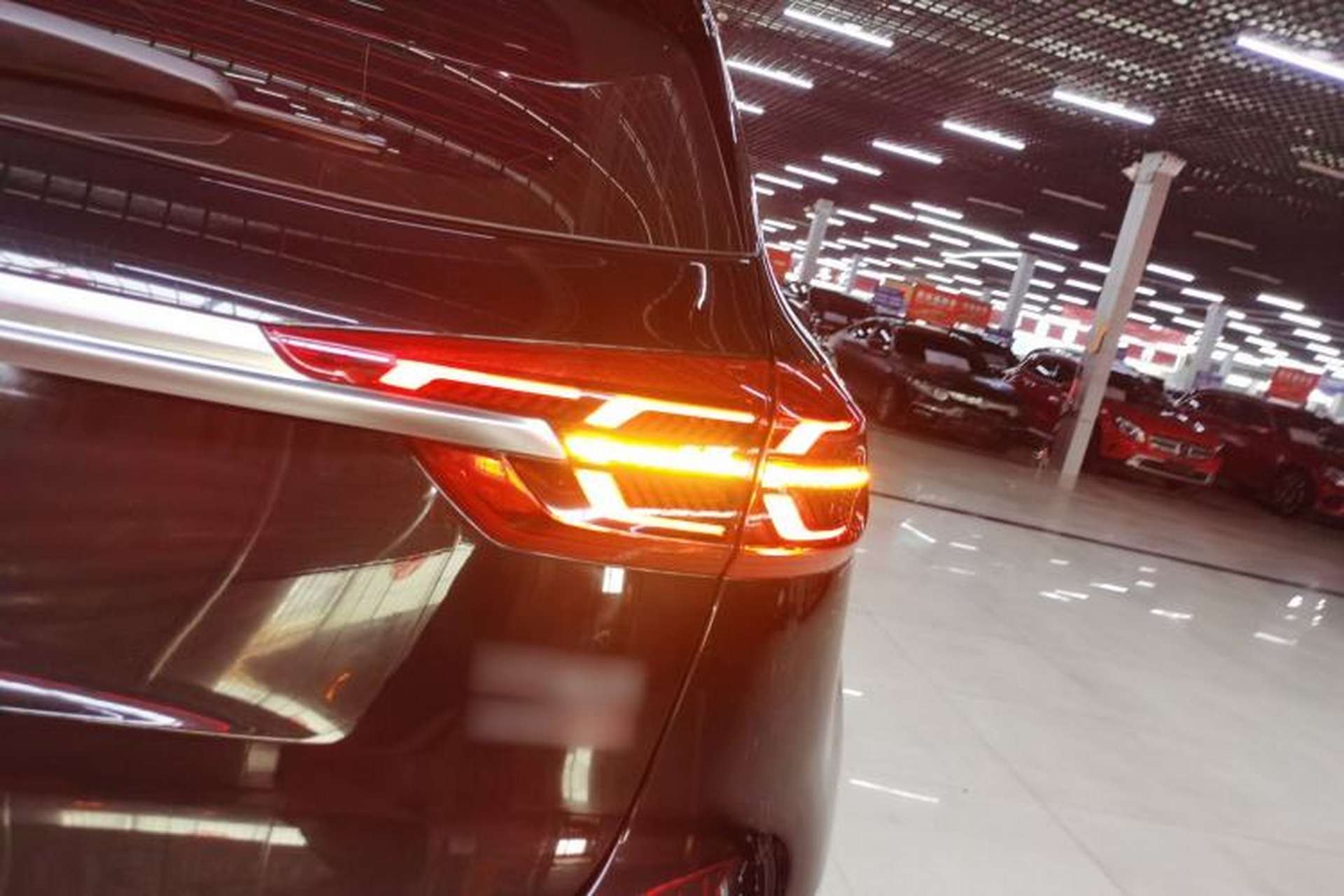 Used Hongqi HS5 2022 Revised Version 2.0T Smart Connect Flagship Edition Exterior 3