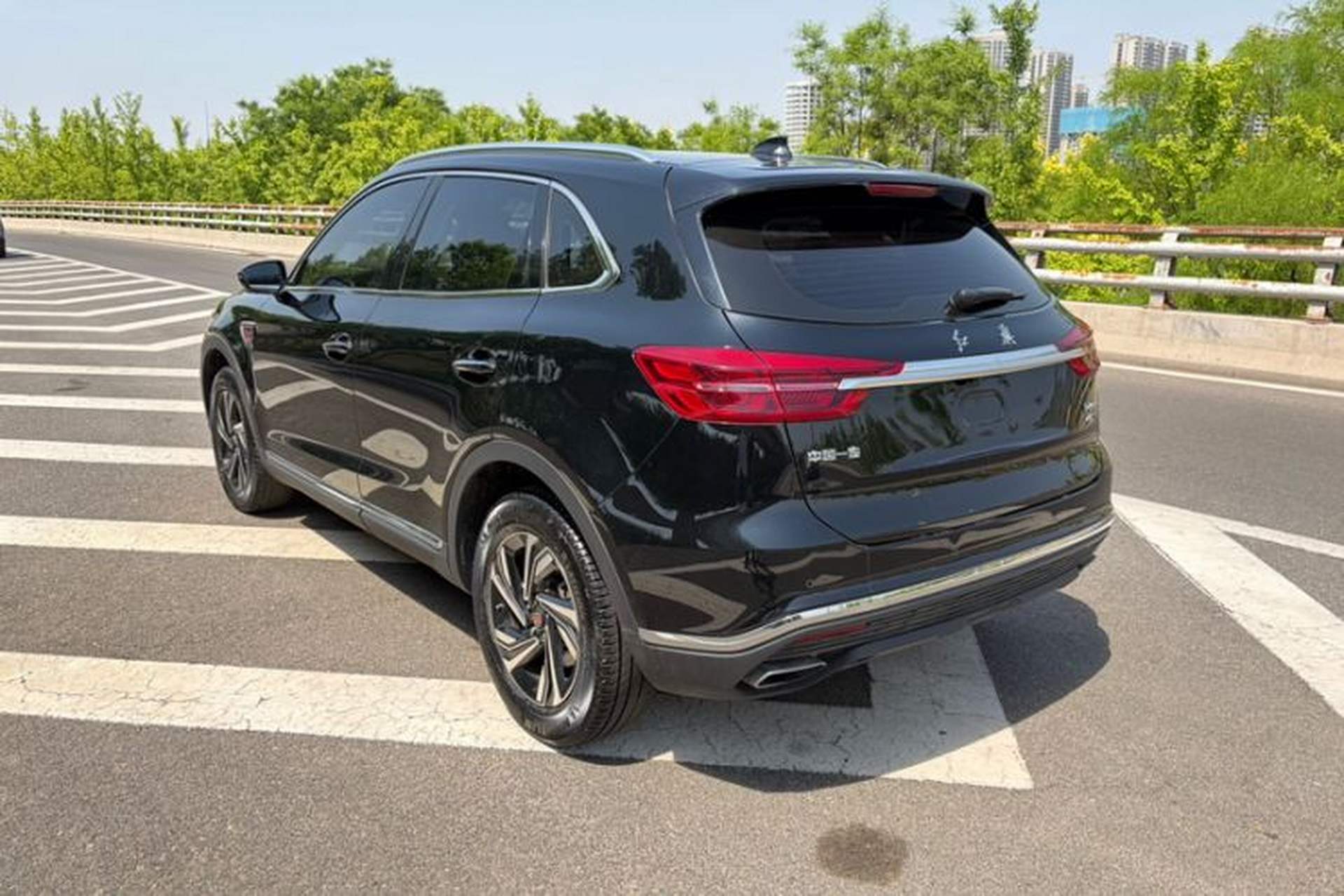 Used Hongqi HS5 2022 Revised Version 2.0T Smart Connect Flagship Edition Exterior 3