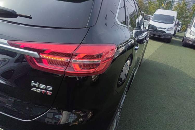 Used Hongqi HS5 2022 Facelifted Version 2.0T Smart Connect Flagship All-Wheel-Drive Edition Exterior 3