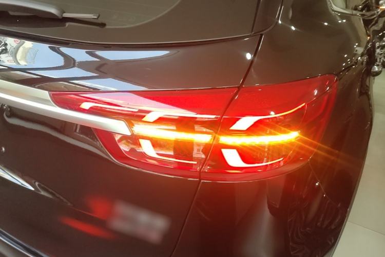 Used Hongqi HS5 2022 Revised Version 2.0T Smart Connect Flagship Edition Exterior 3