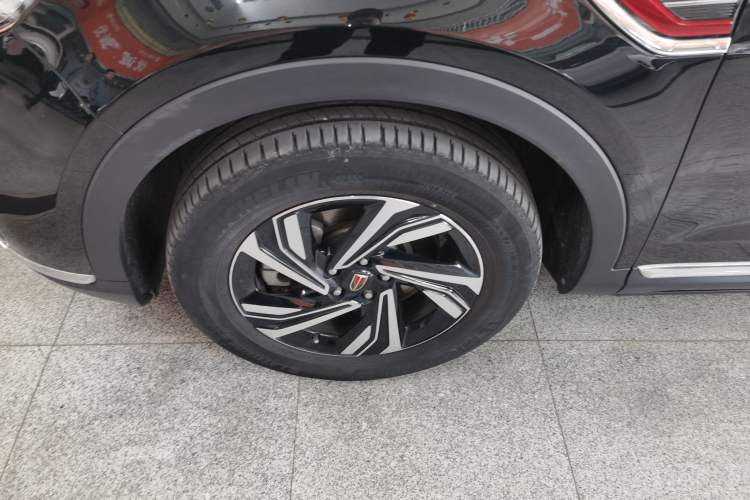 Used Hongqi HS5 2022 Revised Version 2.0T Smart Connect Flagship Edition Exterior 4