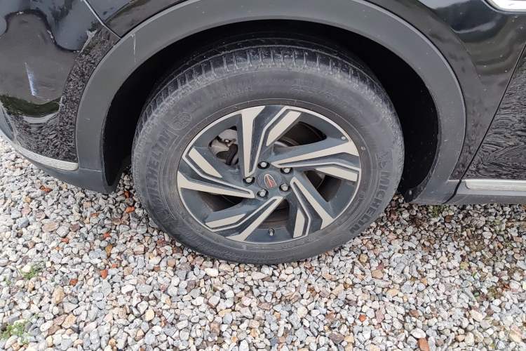 Used Hongqi HS5 2022 Revised Version 2.0T Smart Connect Flagship Edition Exterior 4