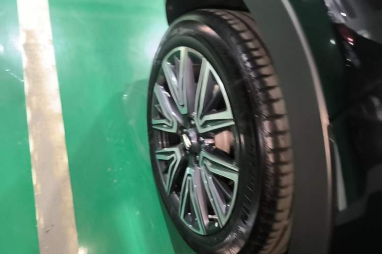 Used Hongqi HS5 2022 Facelifted Version 2.0T Smart Connect Flagship All-Wheel-Drive Edition Exterior 5