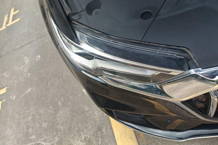 Used Hongqi HS5 2022 Facelifted Version 2.0T Smart Connect Flagship All-Wheel-Drive Edition Exterior 6