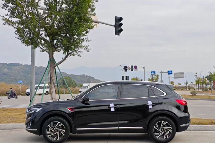 Used Hongqi HS5 2022 Revised Version 2.0T Smart Connect Flagship Edition Exterior 6