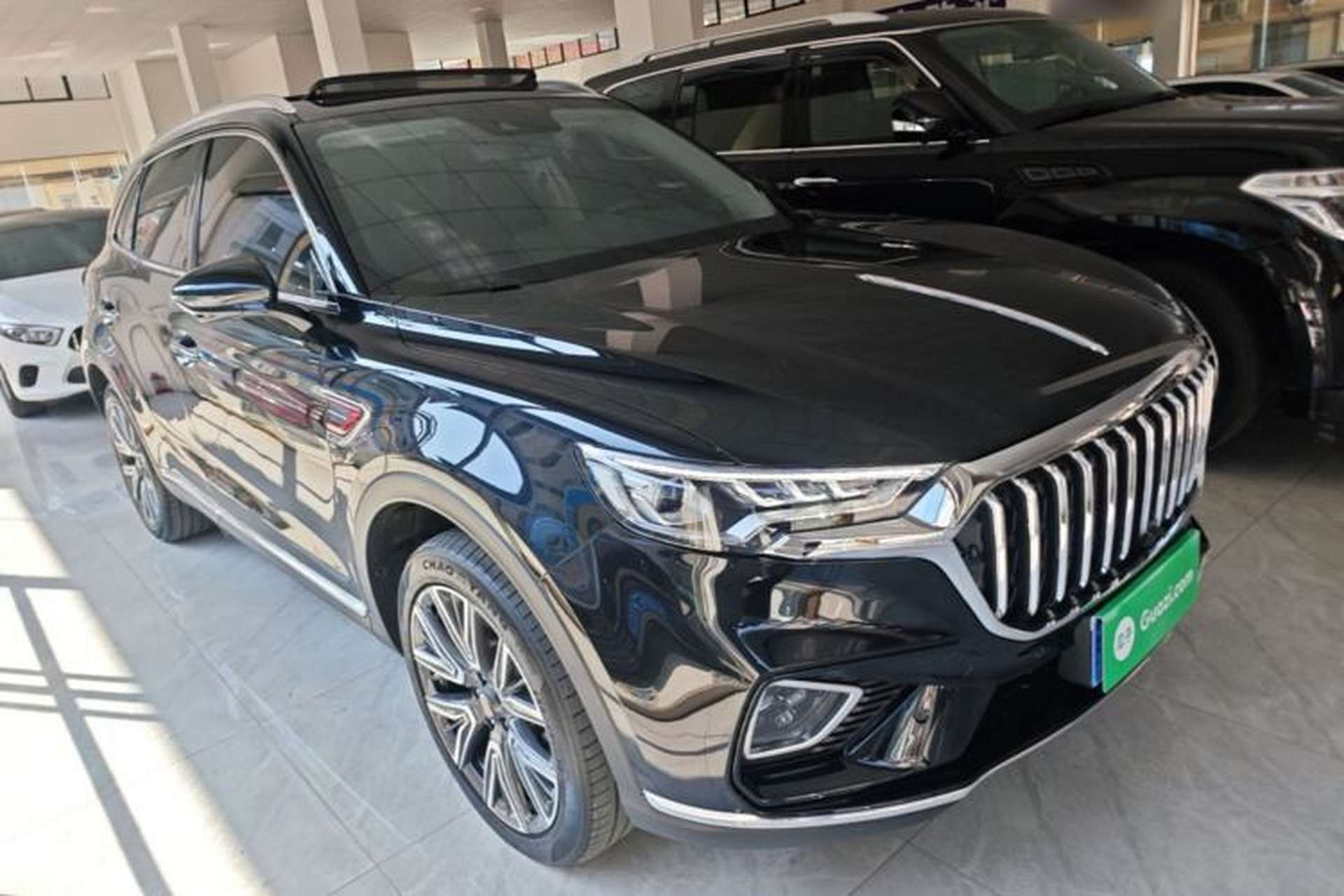 Used Hongqi HS5 2022 Facelifted Version 2.0T Smart Connect Flagship All-Wheel-Drive Edition Front Right 45 Deg