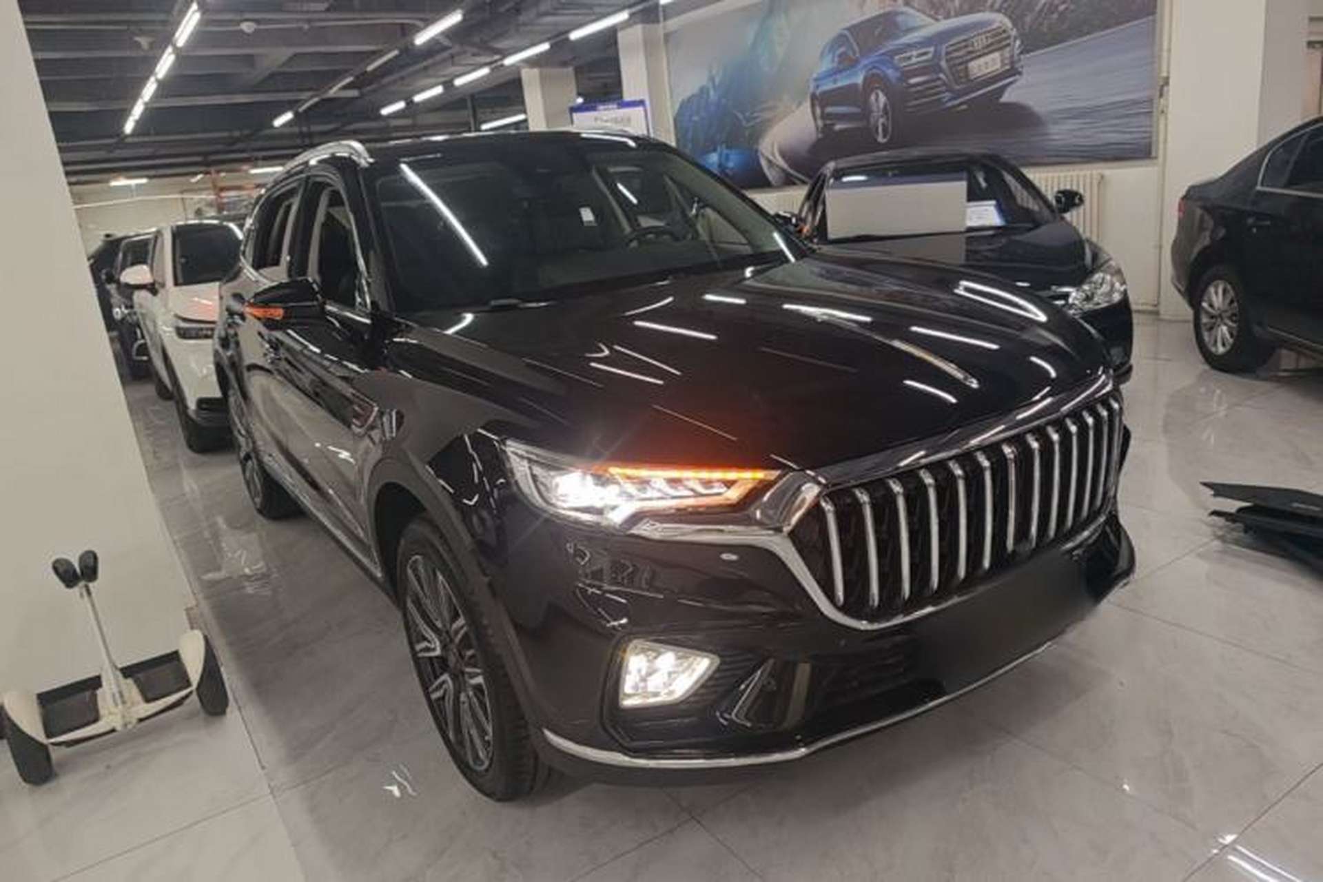 Used Hongqi HS5 2022 2.0T Smart Connect Flagship All-Wheel-Drive Version Front Right 45 Deg