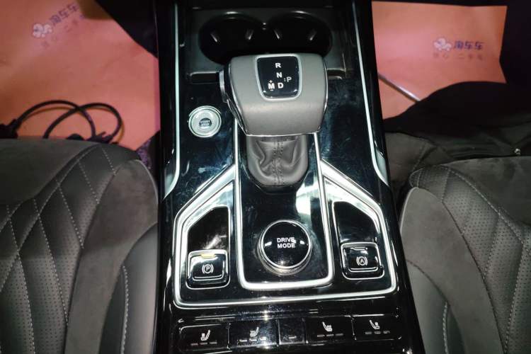Used Hongqi HS5 2022 Revised Version 2.0T Smart Connect Flagship Edition Gear Lever