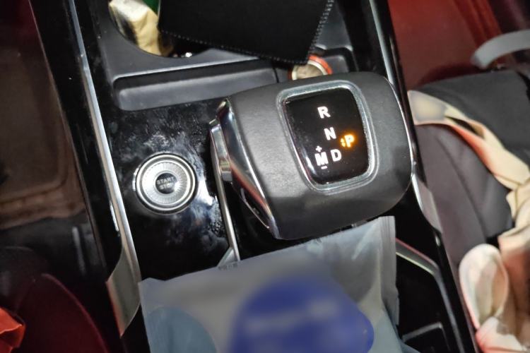 Used Hongqi HS5 2022 Revised Version 2.0T Smart Connect Flagship Edition Gear Lever