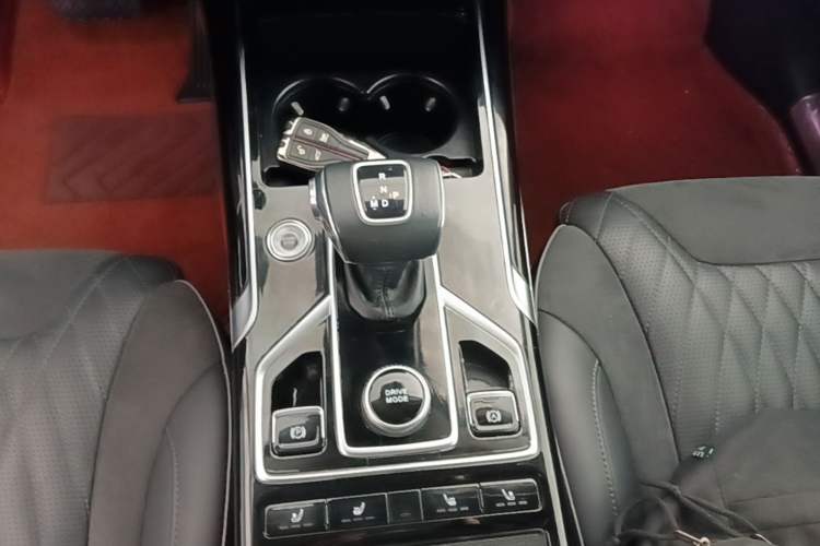 Used Hongqi HS5 2022 Revised Version 2.0T Smart Connect Flagship Edition Gear Lever