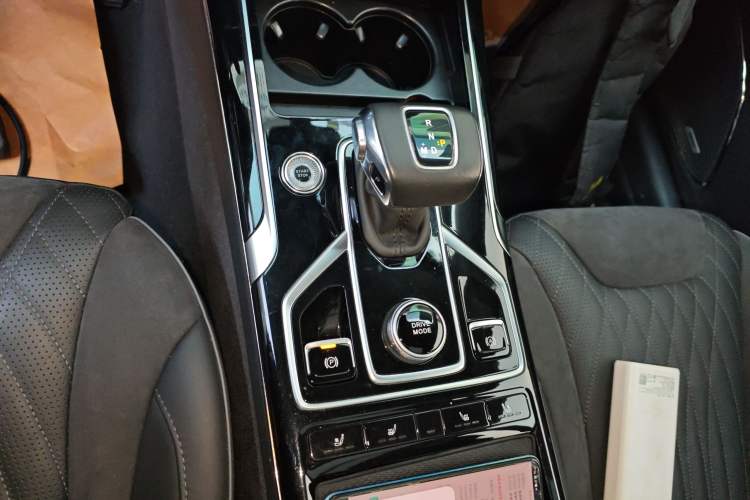 Used Hongqi HS5 2022 Revised Version 2.0T Smart Connect Flagship Edition Gear Lever