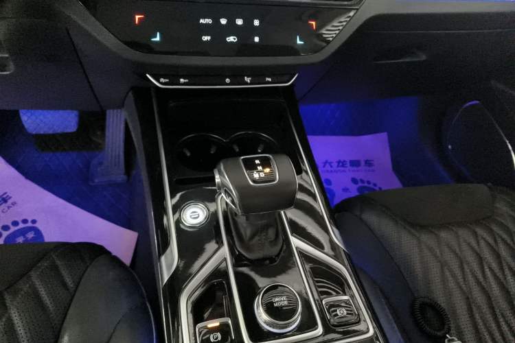 Used Hongqi HS5 2022 2.0T Smart Connect Flagship Edition Gear Lever