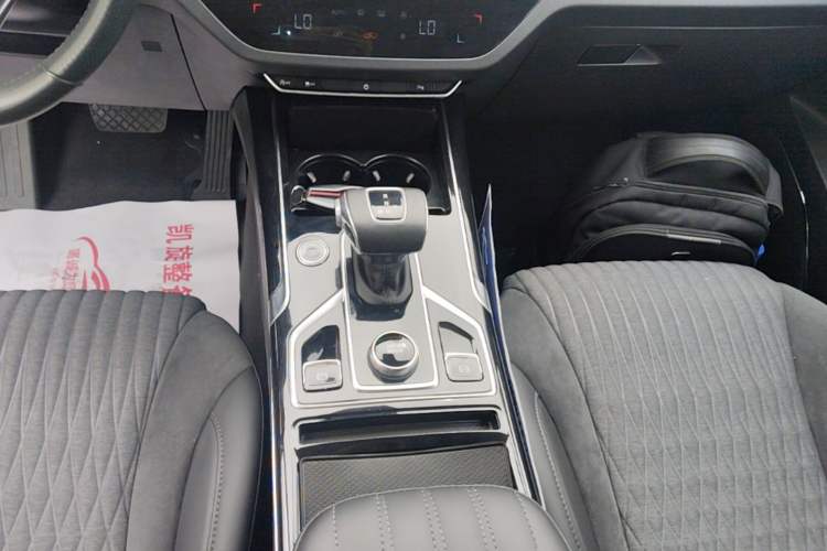 Used Hongqi HS5 2022 2.0T Smart Connect Flagship Edition Gear Lever