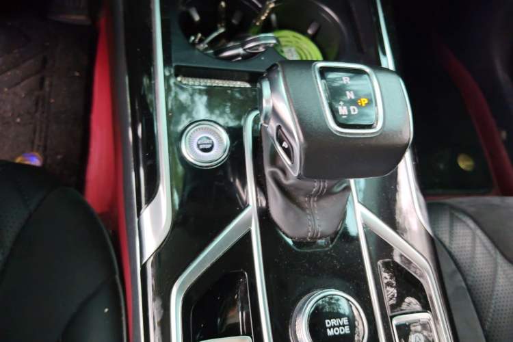 Used Hongqi HS5 2022 Facelifted Version 2.0T Smart Connect Flagship All-Wheel-Drive Edition Gear Lever